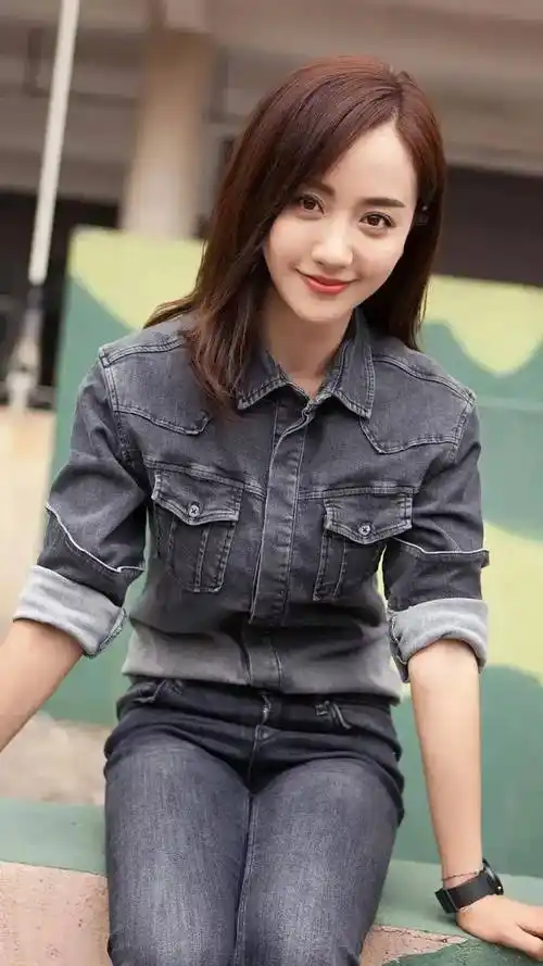 一个有才华的女艺人,一位有自己坚持的人_杨蓉_表演_演艺圈