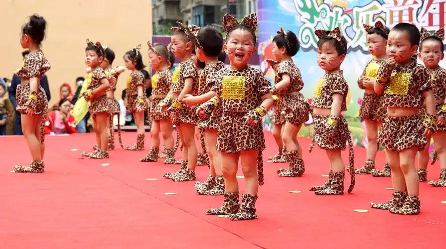 【原摄】实拍;儿童节幼儿园演出花絮