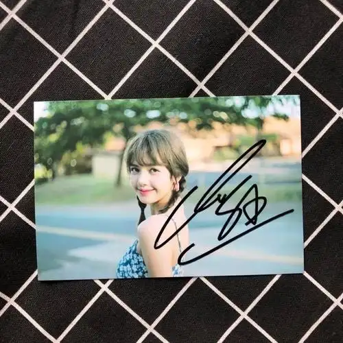 随机款blackpinklisa亲笔签名照lisa签名照送女朋友送同学lisa毕业