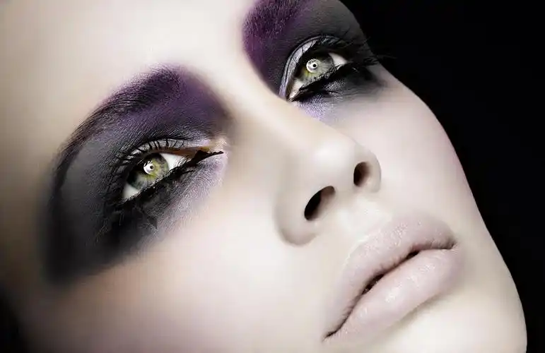 法国高清晰眼部彩妆摄影图