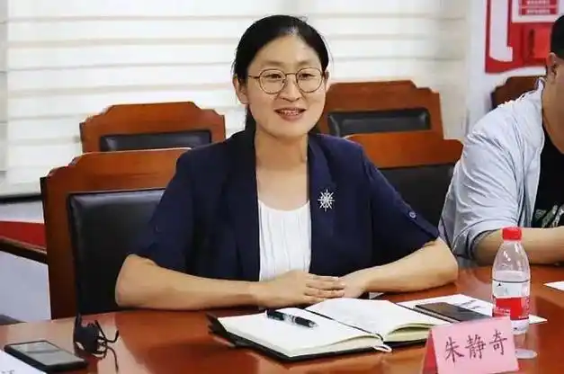 80后女干部晋升为副厅高颜值照片流出简历曝光背后真相披露