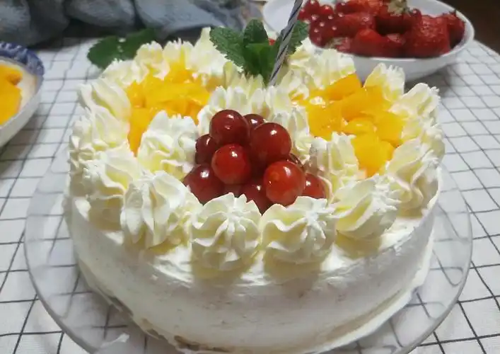 晒一晒给老公做的生日餐和蛋糕,发圈都说:好甜蜜