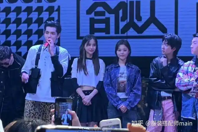 不知在你看来,30的杨颖跟17岁的赵今麦谁会更胜一筹呢?