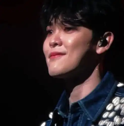 尤长靖在成都演唱会安可时演唱《我会永远记得想你》, 粉丝全场大合唱