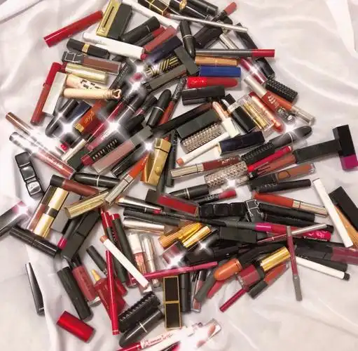 家里什么最多口红最多