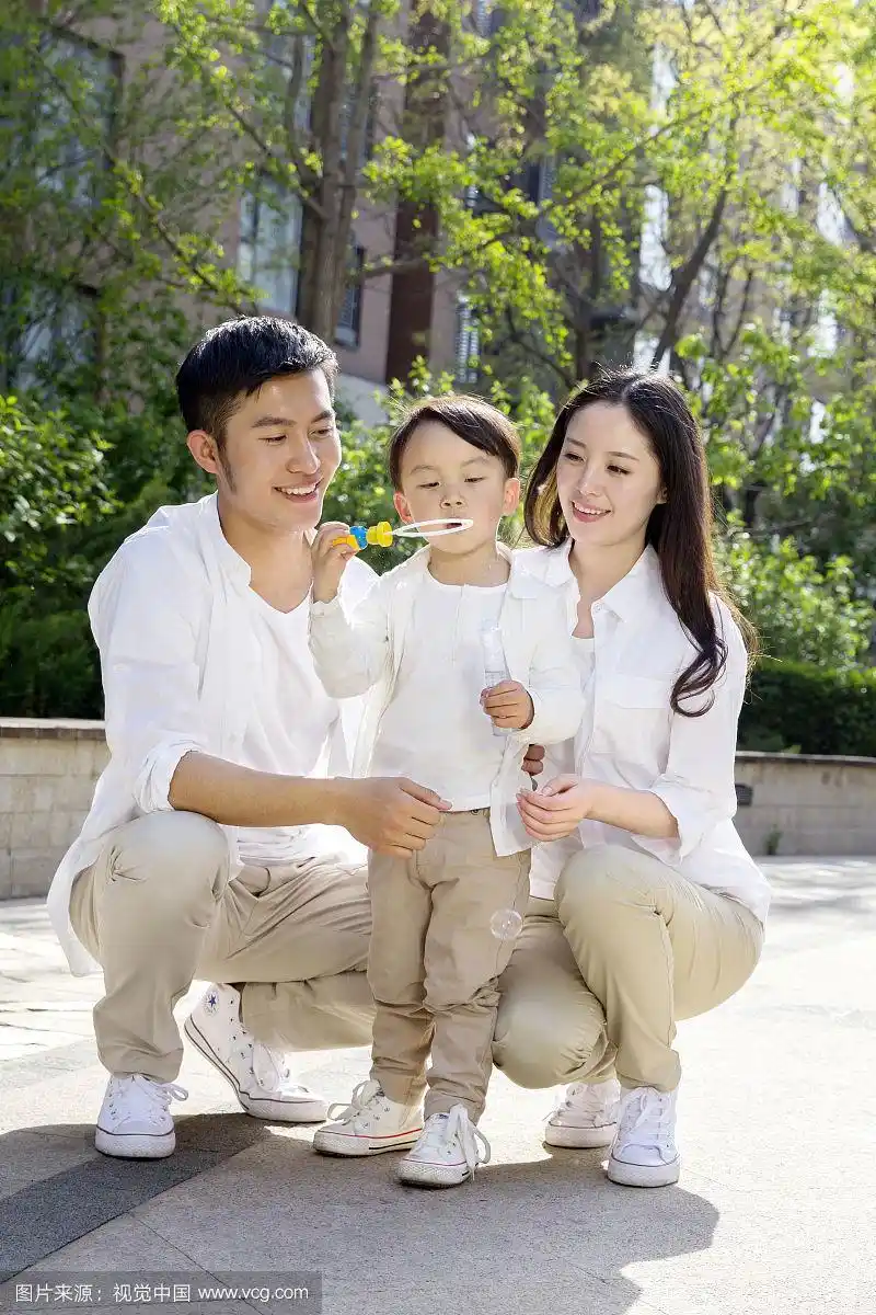 幸福的一家三口