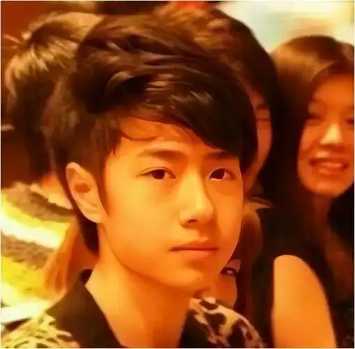 明星旧照与现在判若两人,资本造星力量大,您有看出来吗?