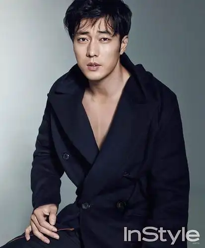 so ji sub wedding house- close-up of so ji