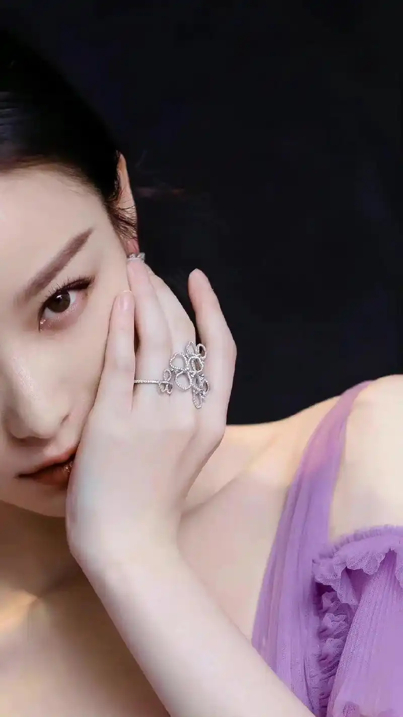 倪妮杂志写真美照,这才是真正的高级美!