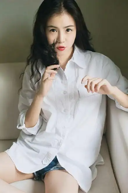 白衬衫唯美小清新文艺女青年美女写真摄影图