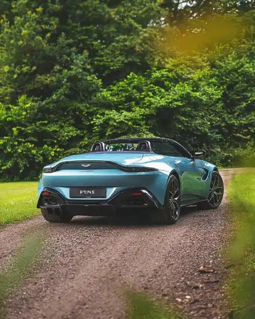 阿斯顿马丁华帝跑车雅致敞篷车#汽车##名车