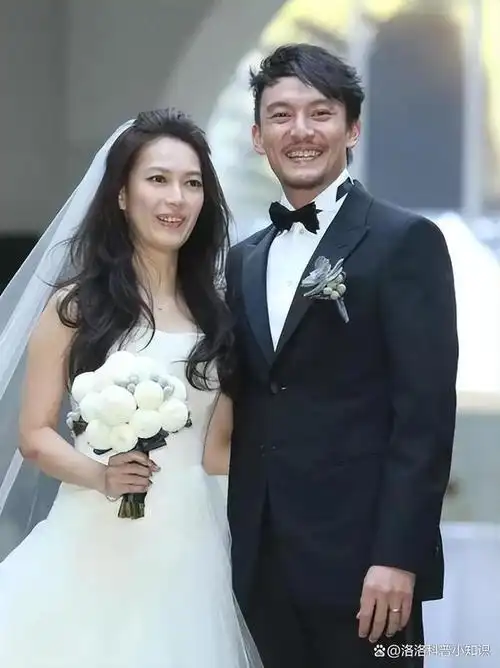 舒淇冯德伦结婚8周年补办中式婚宴,甜蜜亲吻相互表白
