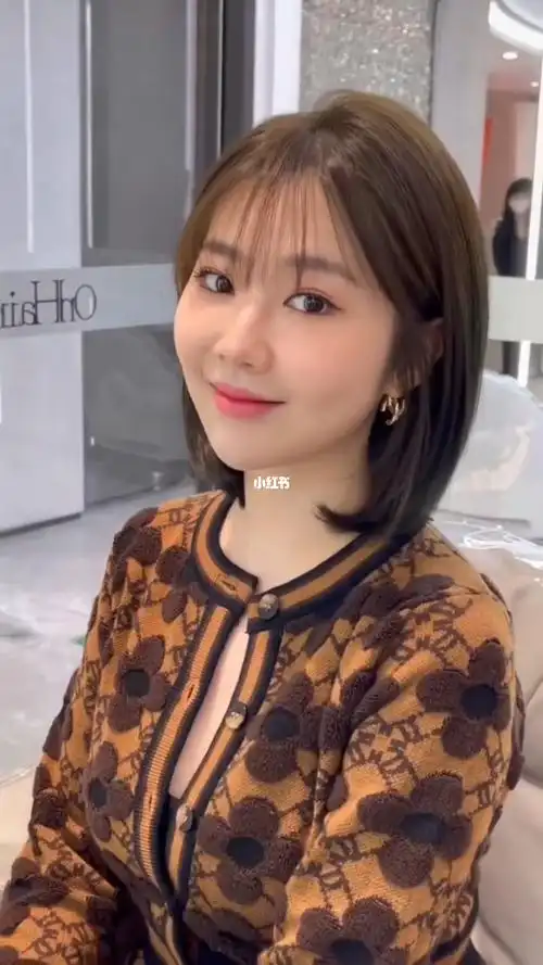 圆脸女生必备短发