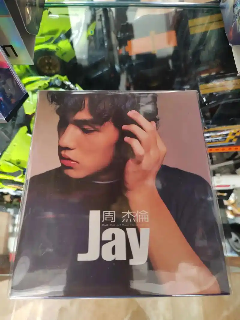 周杰伦  同名专辑  台版.《jay》是周杰伦的首张音乐专辑 - 抖音
