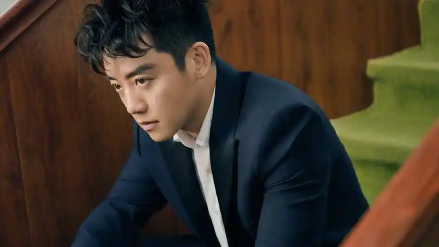 开业就被举报,网店"爆款"月销2单,扒一扒郑恺商业版图