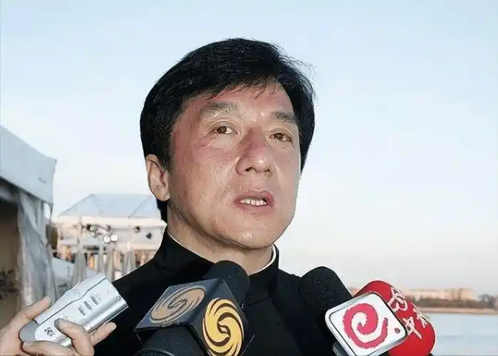 这一次,成龙终究为自己的"荒唐",付出了"代价"