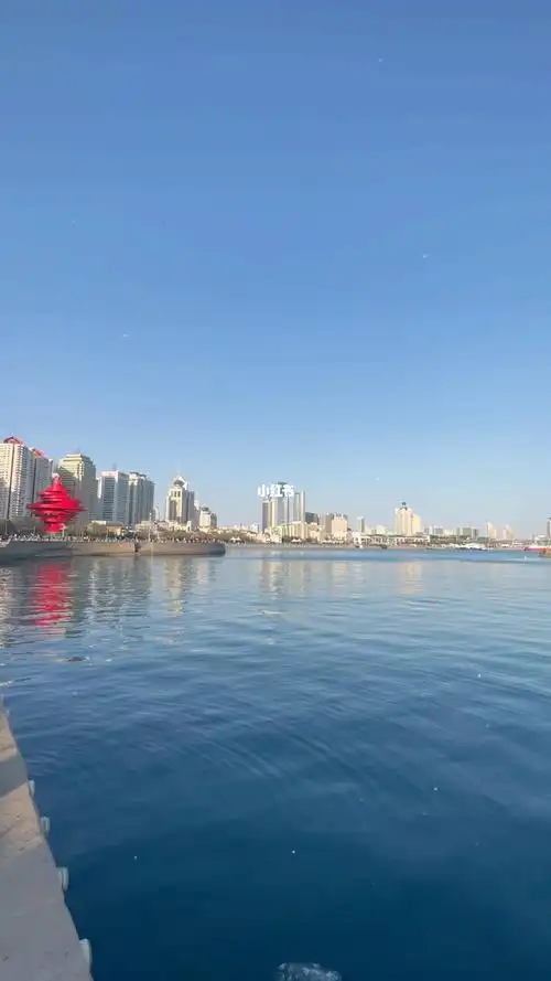 把青岛的海拍下来送你超美的季节