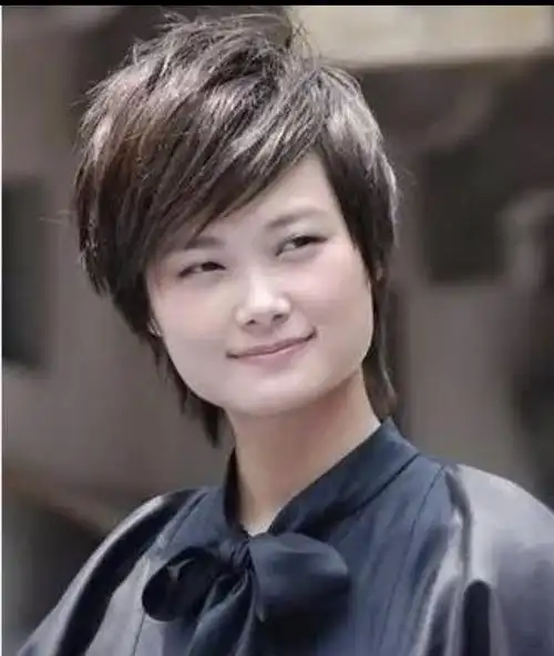 李宇春真的好方啊