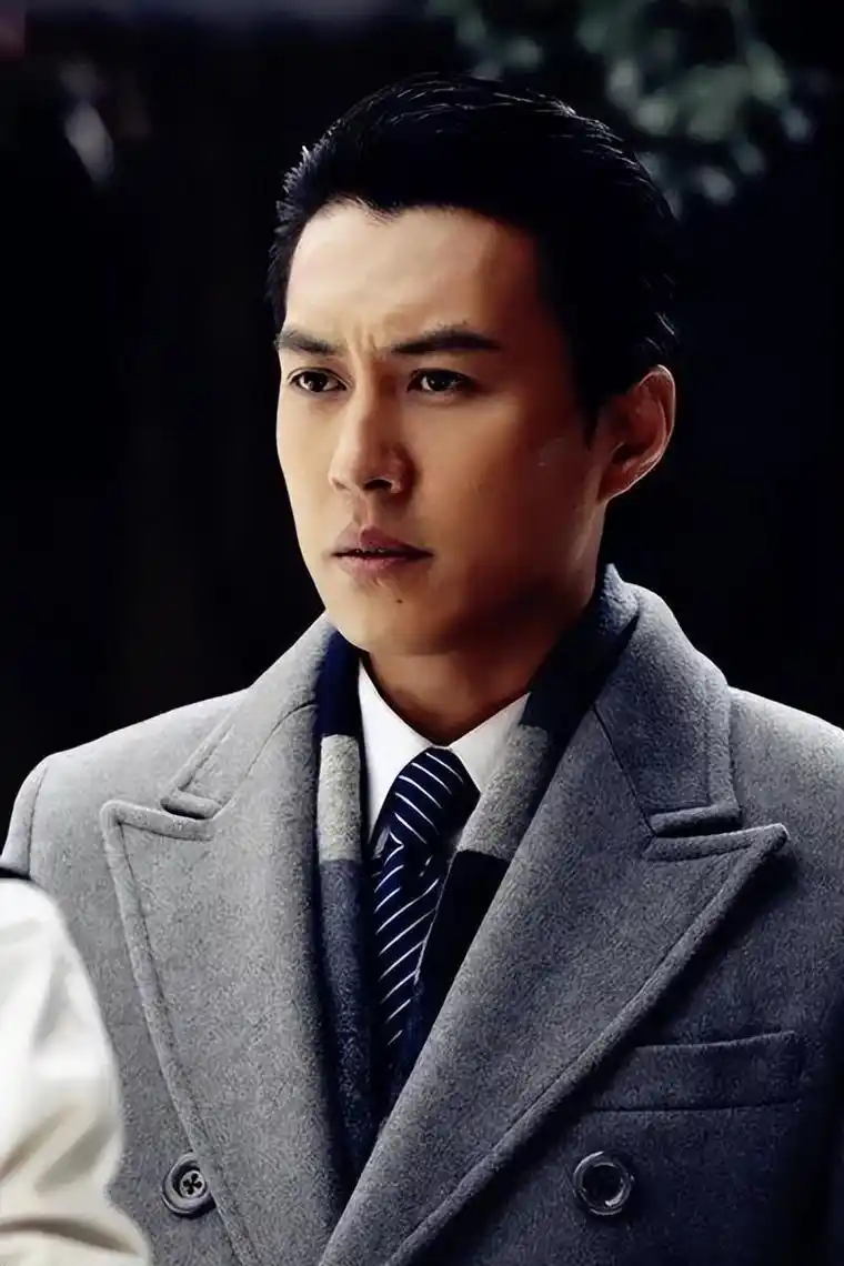 回顾老干部靳东与大9岁的江珊同居5年为何又转身娶了二婚的李佳