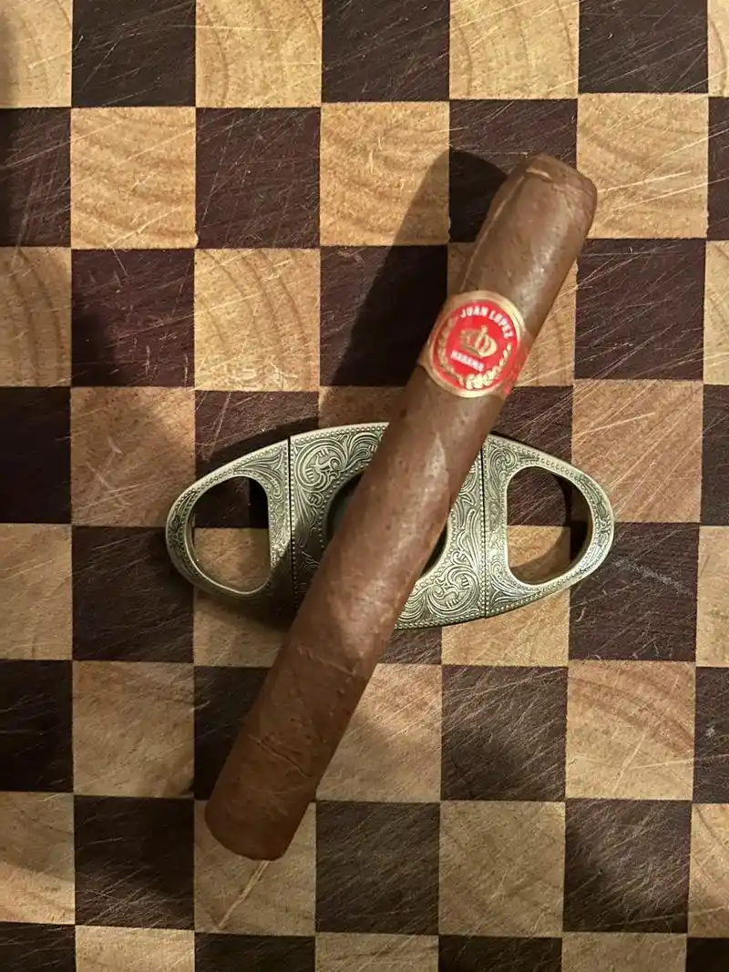 晚茄 胡安1号05.古巴经典老牌茄,虽说现在只有常规两款,但 - 抖音