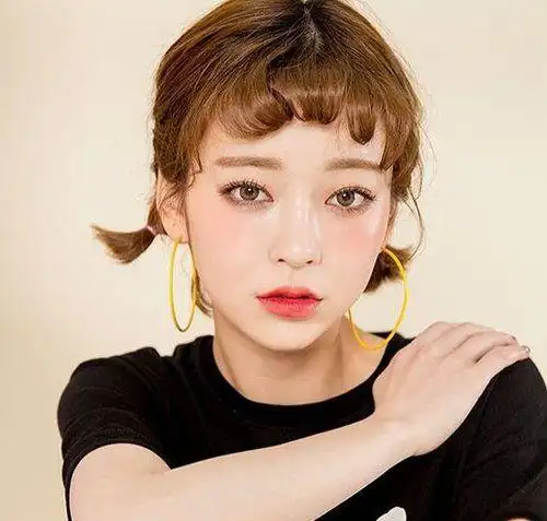 19年流行的烫刘海造型款式刘海烫一烫不仅美还瘦脸