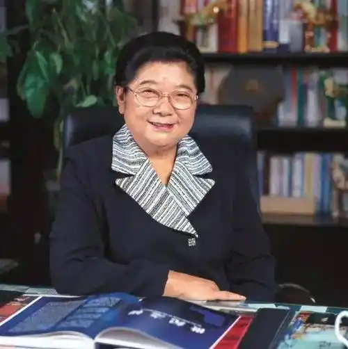 她是新中国第一位女省长,带领江苏省走上致富路,如今87岁仍在岗