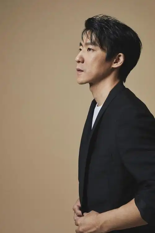 生活中的吴晓亮,和其塑造的出圈角色"孙兴""曹破延"差别很大.