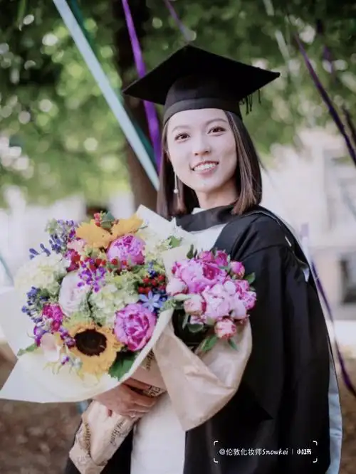 伦敦毕业妆造ucl学霸女孩