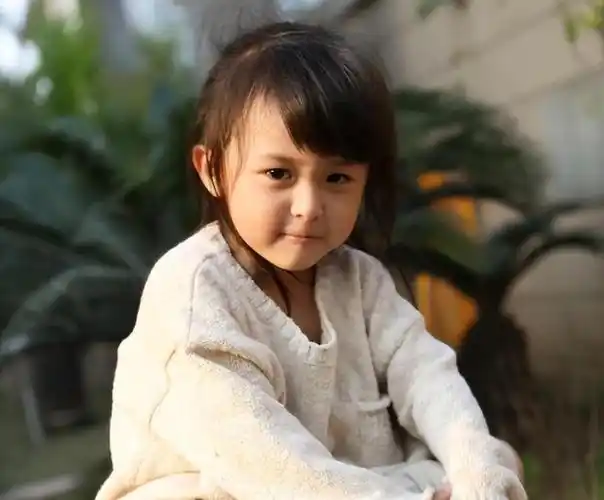 刘楚恬:从国民俏闺女到幸福小红人她是演艺圈的"神童",被誉为国民俏