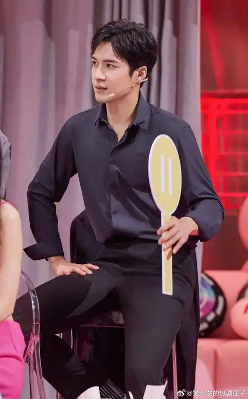 韩东君拿捏浪漫氛围##韩东君的男友力藏不住了