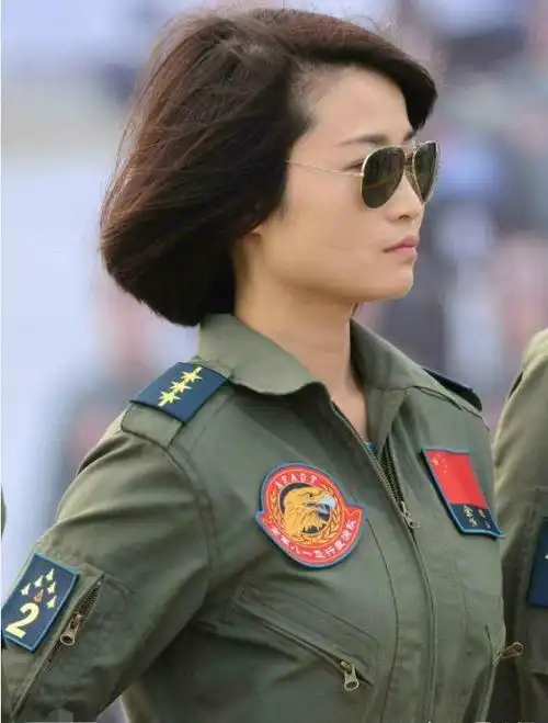 解放军五大魅力女兵,个个英姿飒爽,巾帼不让须眉_手机搜狐网