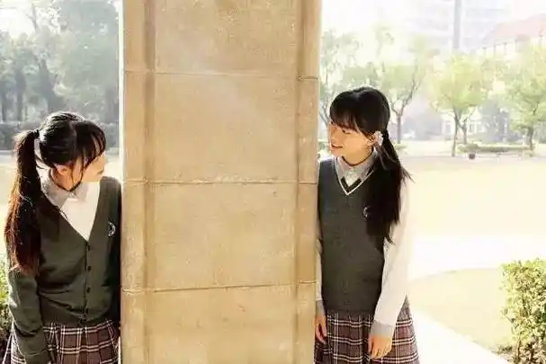 建平中学校服(上海校服全国第一丑?