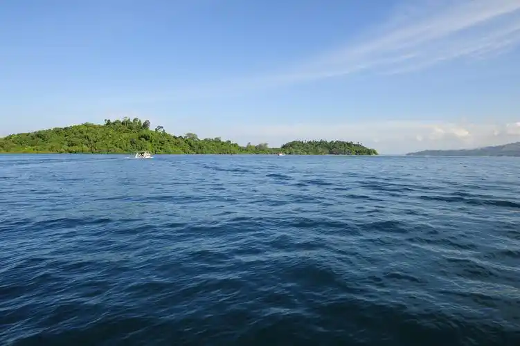 蓝天碧海白云沙滩