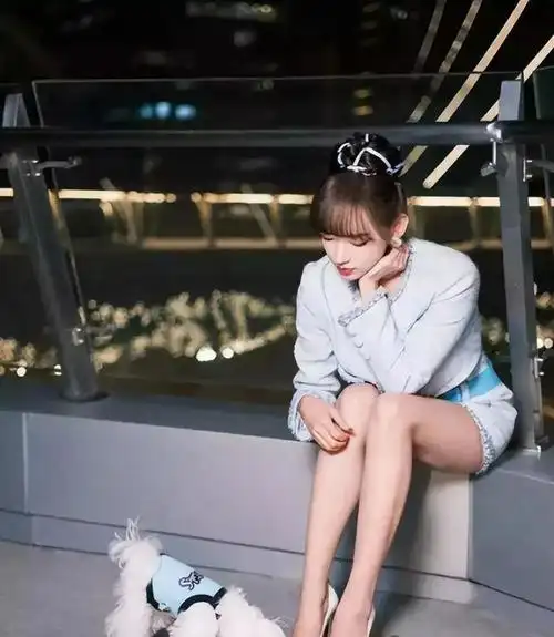 25岁的程潇身材堪比柳岩,网友直呼"发育过猛"