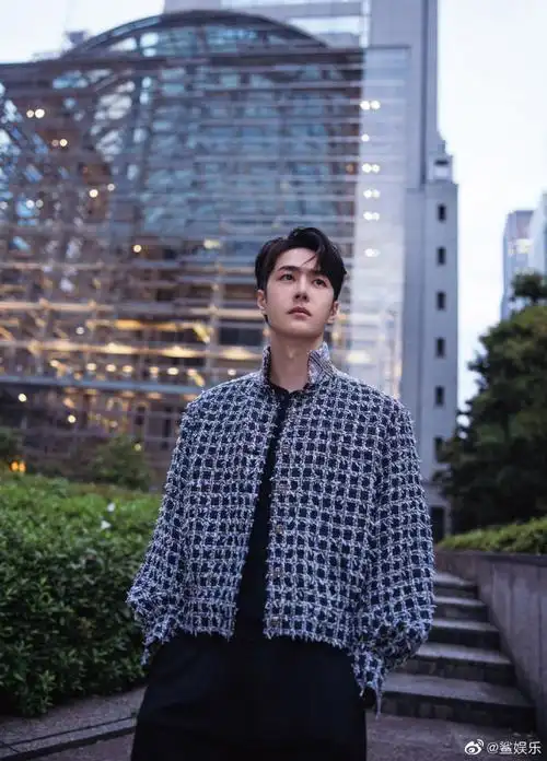 王一博立领小香风外套##王一博六一随拍