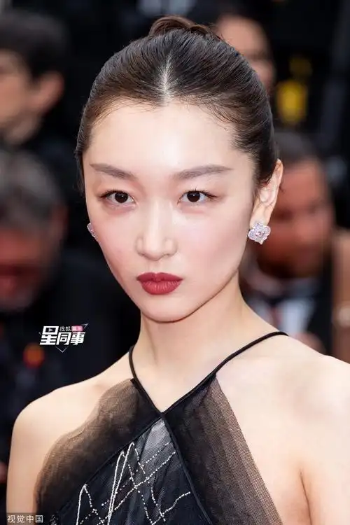 作为戛纳唯一带作品去的国内女明星(周冬雨刘昊然主演的电影《燃冬》