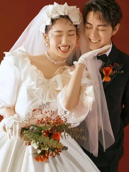 一定要拍组复古的结婚照呀