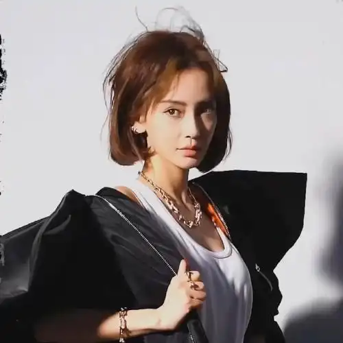 杨颖齐耳短发造型