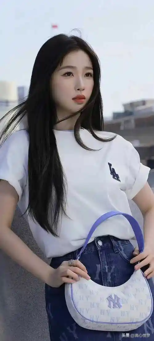 精选明星壁纸(虞书欣精选壁纸合集)