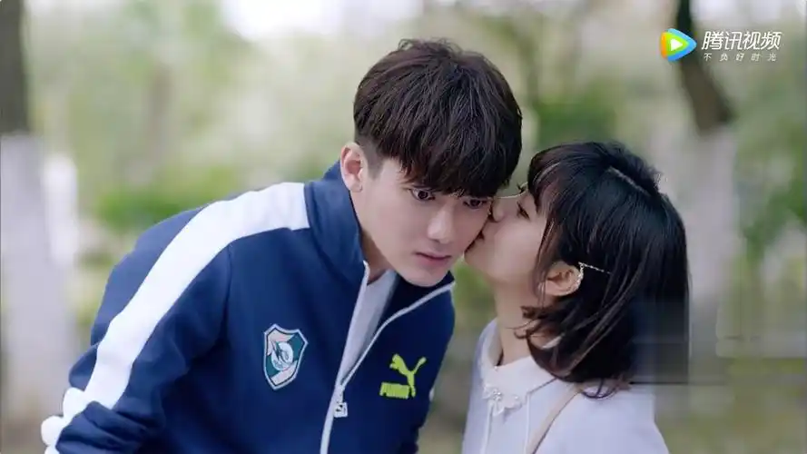 流行365-《浪花一朵朵》熊梓淇谭松韵确立关系 愿与兄弟和好如初