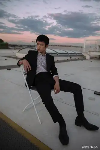 易烊千玺平头也太好看了