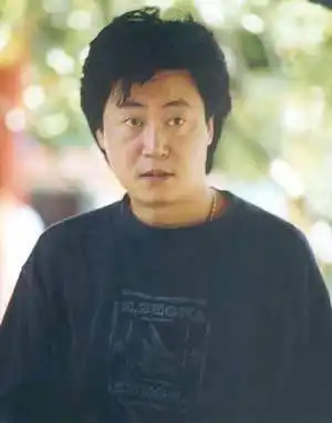 赵宝刚:      导演圈里著名好男人的人,大家很佩服他老婆的大度宽容