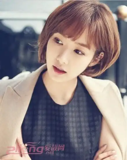 越看越喜欢的韩式波波头短发发型图片