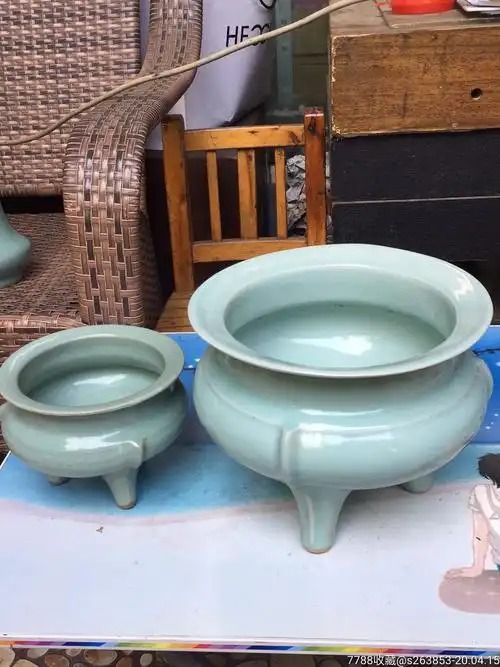 汝窑中号三足香炉