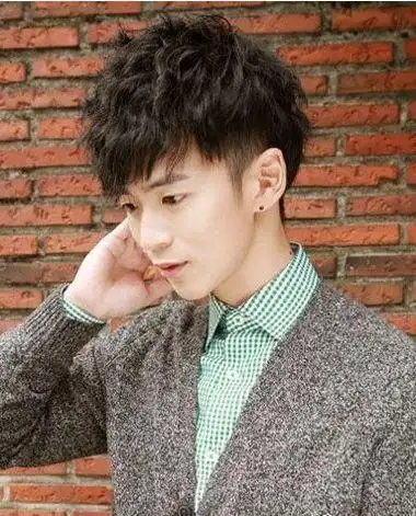 男生时尚 短发纹理烫发型