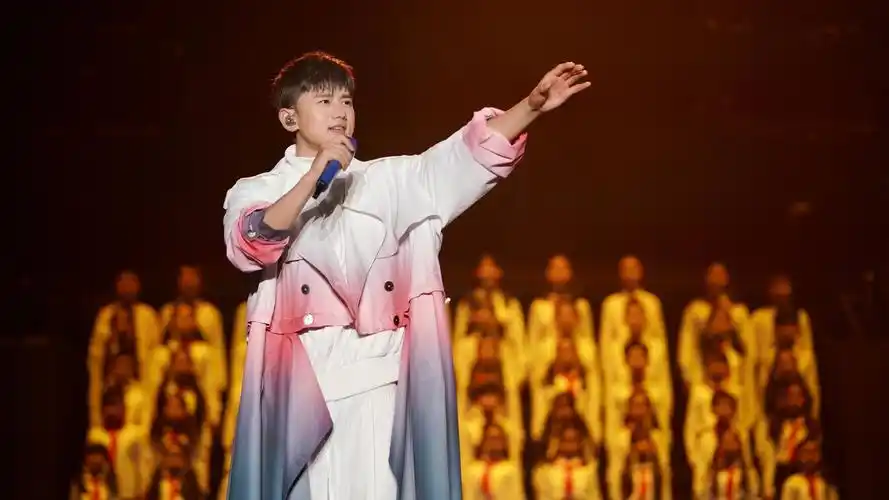 明星演唱会成求婚现场,张杰献唱说散就散,来得早不如来得巧_歌迷