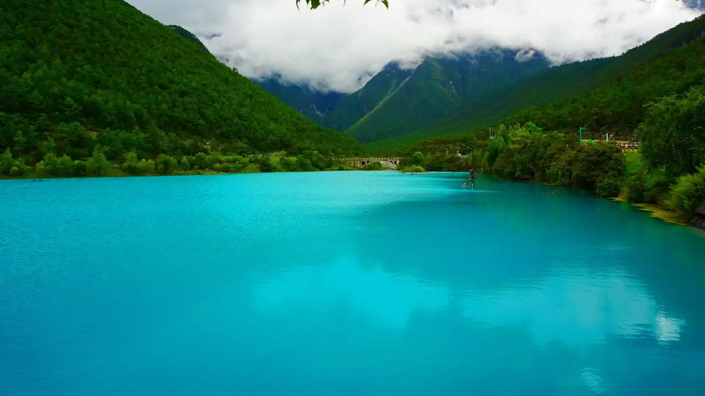 玉龙雪山蓝月谷风景摄影高清宽屏壁纸高清大图预览1920x1080_风景壁纸