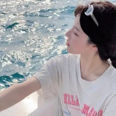 女生专用简单气质头像高清优质的微信头像干净女生专用图片