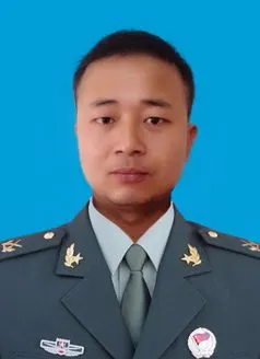 求求大神p两张穿士官军装的证件照完成后追加100在线等