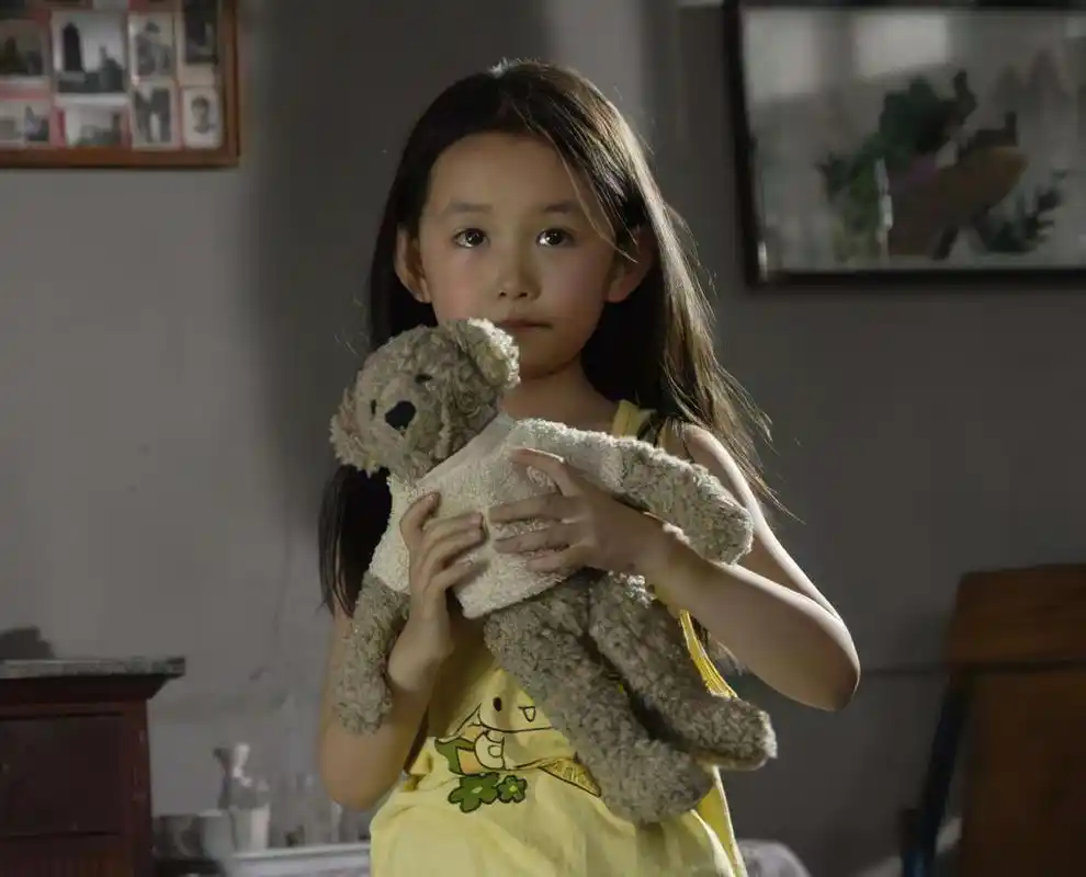 她是"出道最早"的童星,12岁把初吻给了吴磊,如今19岁美若天仙!_蒋依依